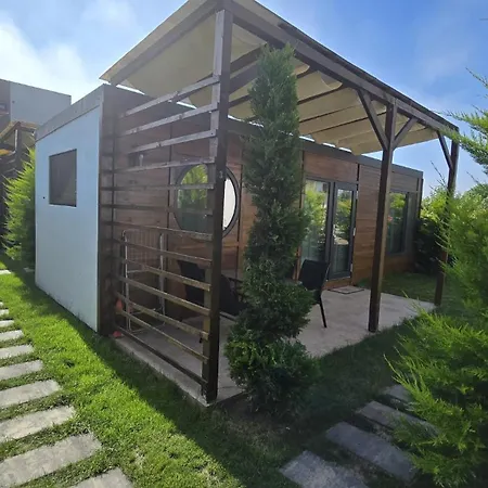 Tiny Village Mamaia Nord - House 6 בית נופש